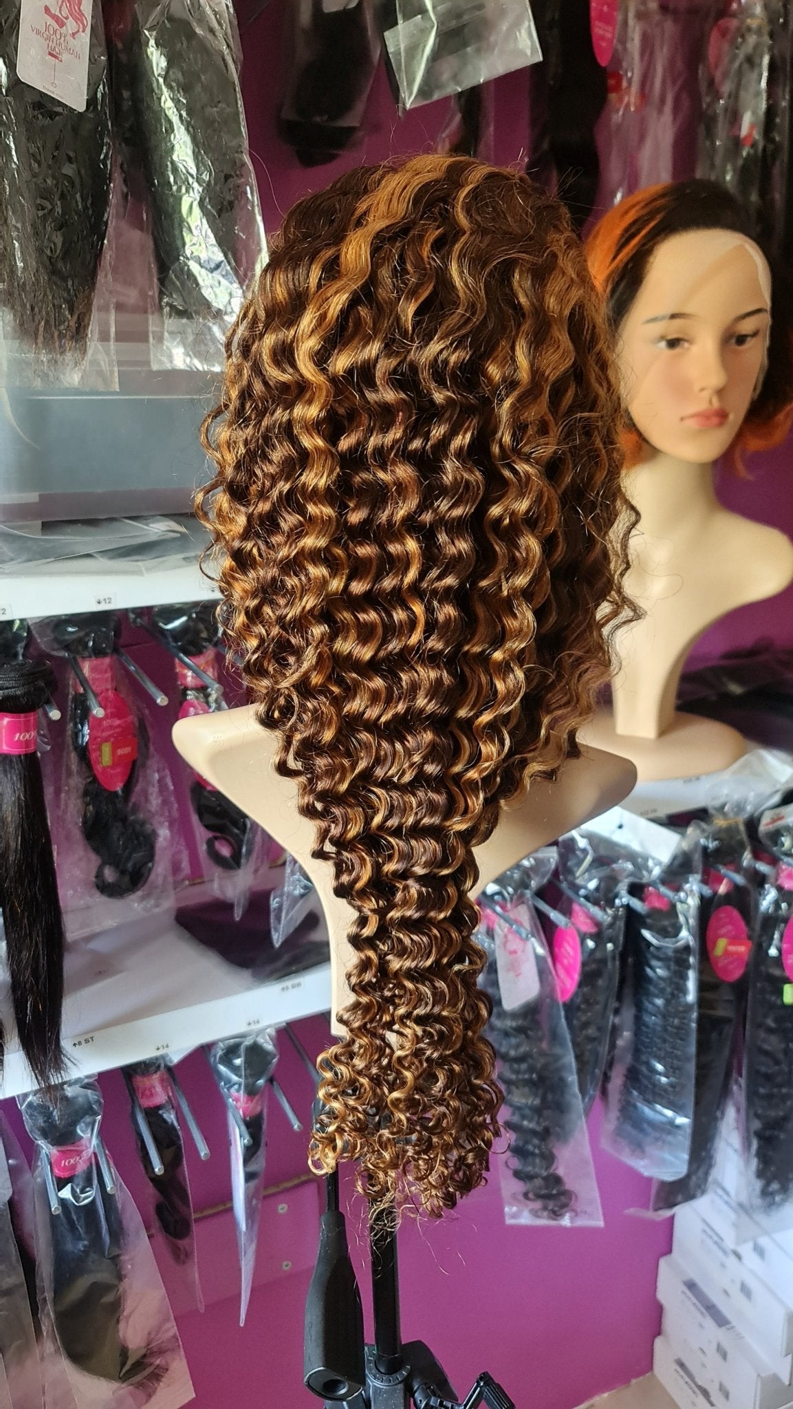 Perücke 28" 70cm Water Wave mit Closure 4x4 Farbe P4/27Diosa Extensions Haarverlängerungen