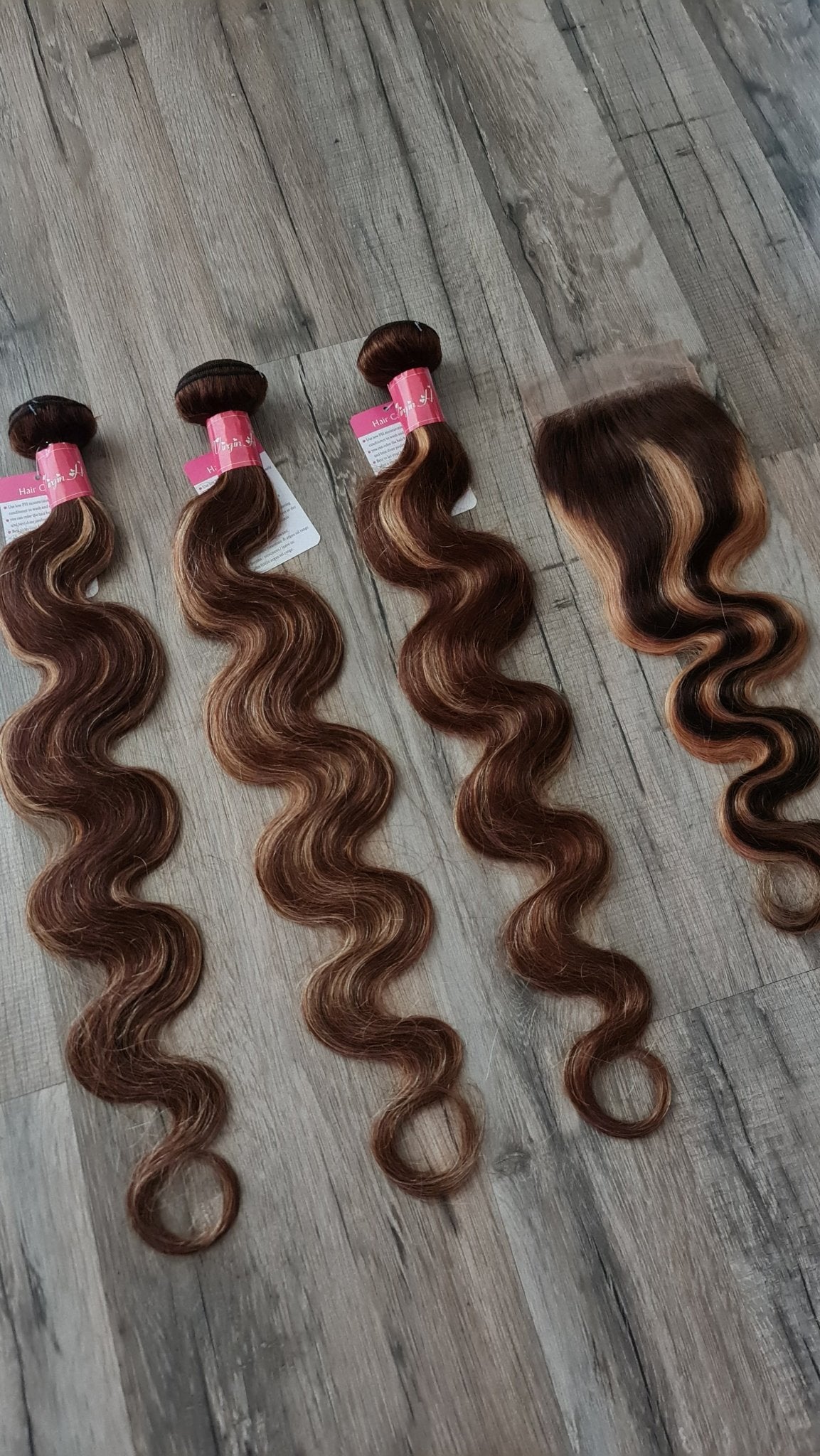 Set 3 Bundles + 4x4 Closure Echthaar 14"-26" (35cm-65cm) Body Wave Color P4/27Diosa Extensions Haarverlängerungen