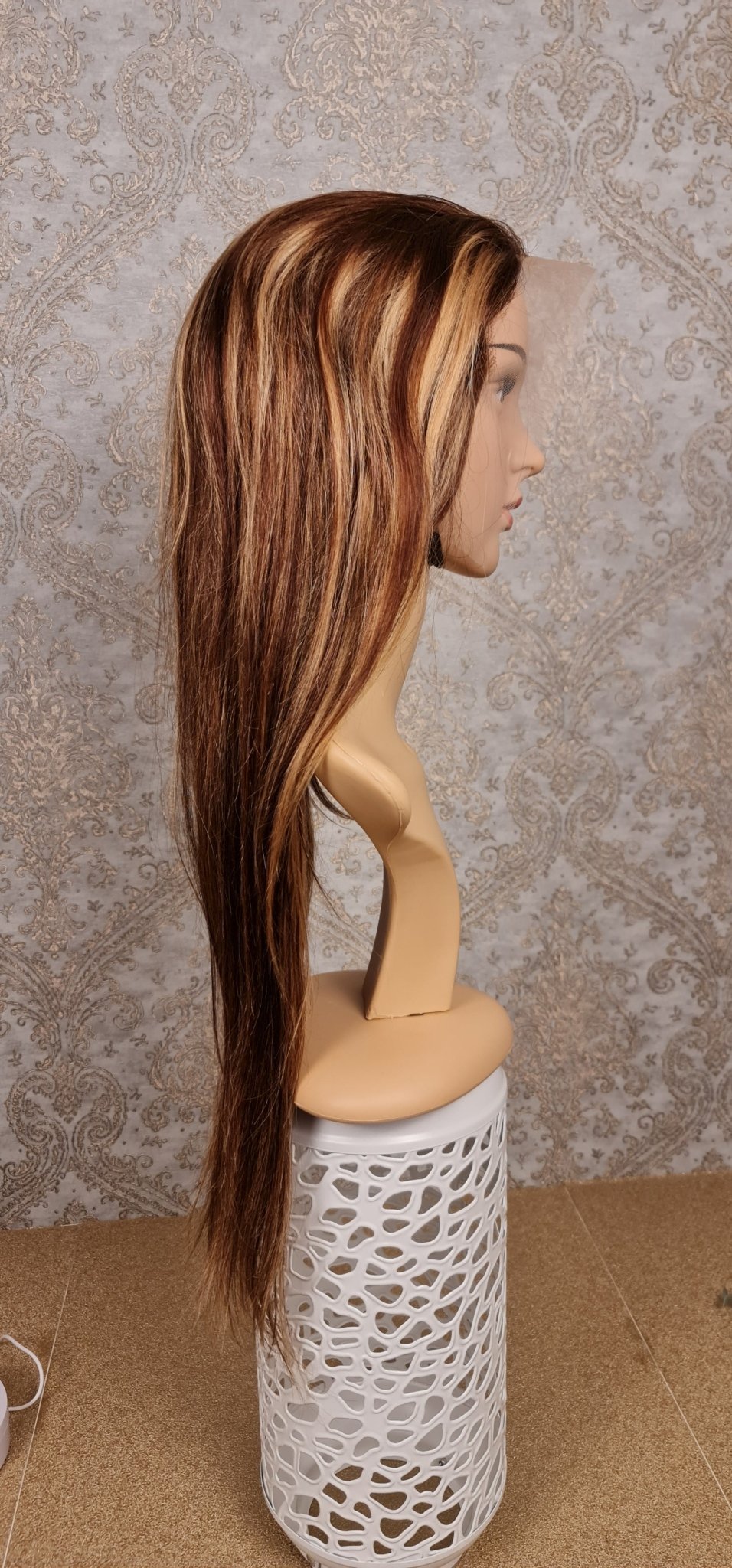 Perücke 24" 60cm glatt mit Lace Frontal 13x4 Farbe P4/27Diosa Extensions Haarverlängerungen