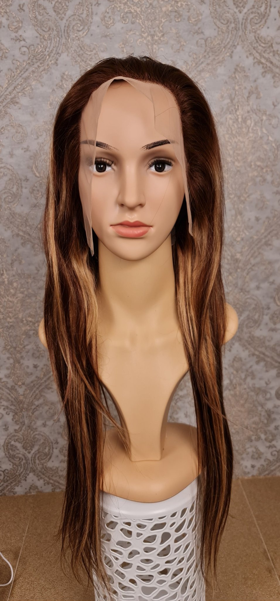 Perücke 24" 60cm glatt mit Lace Frontal 13x4 Farbe P4/27Diosa Extensions Haarverlängerungen