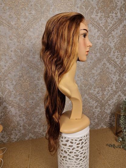 Perücke 28" 70cm wellig mit Closure 4x4 Farbe P4/27Diosa Extensions Haarverlängerungen